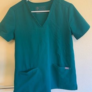 Hunter Green Figs Casma 3 pocket scrub top